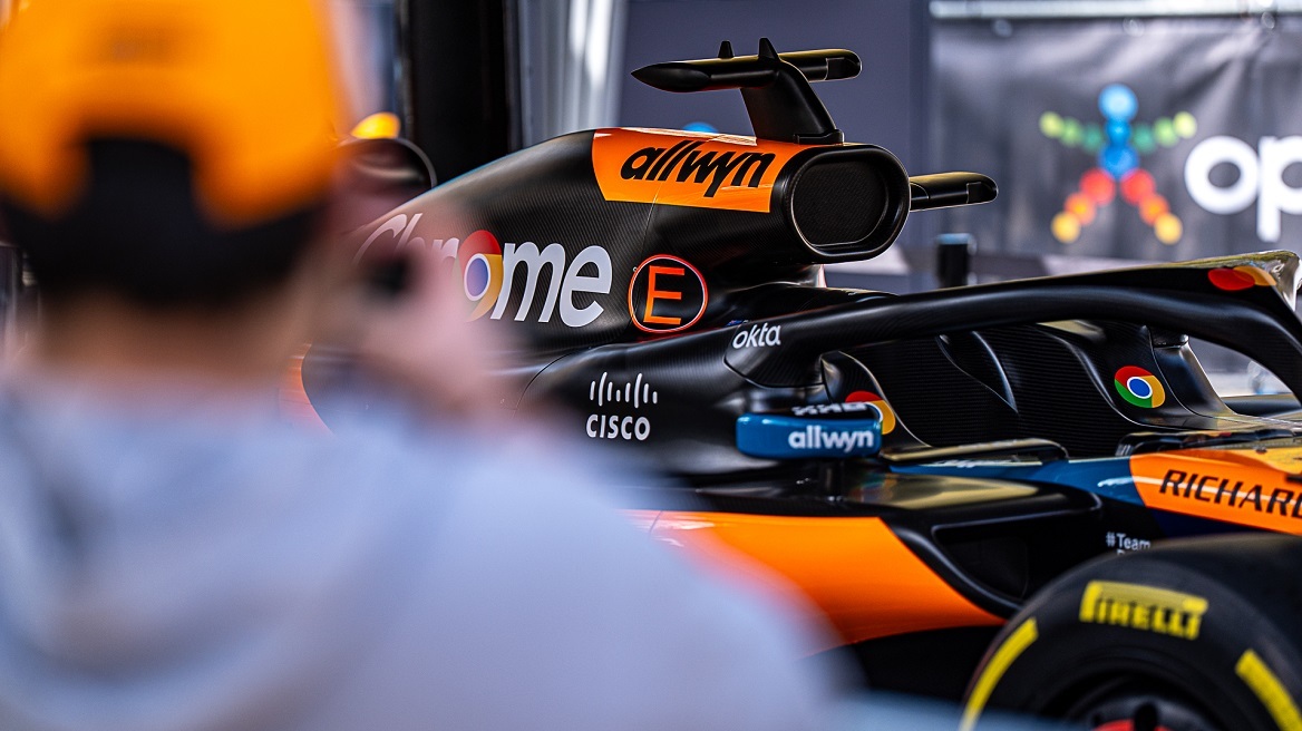 Το μονοθέσιο της McLaren Formula 1 Team κάνει τον γύρο της Ελλάδας