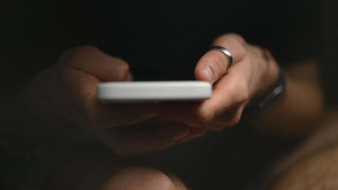 Γιατί όλο και περισσότεροι άνθρωποι σταματούν να διαβάζουν ειδήσεις;
