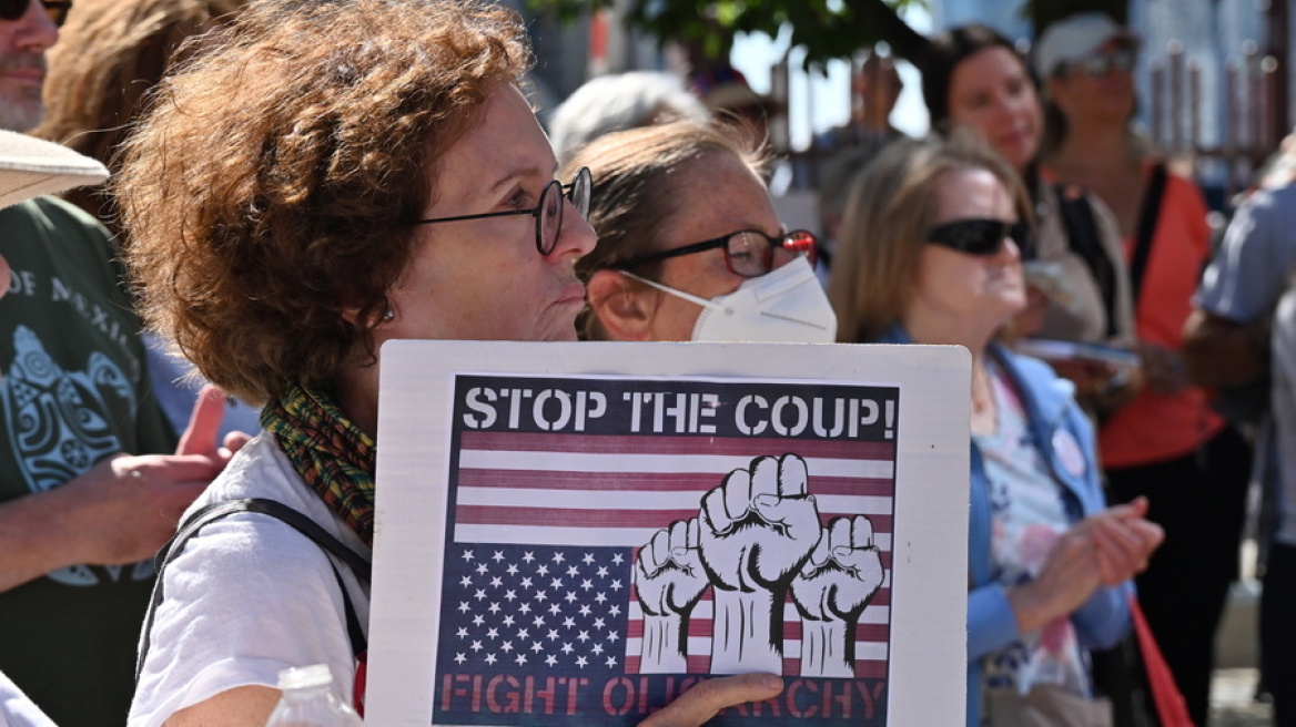 Ο Τραμπ επιμένει στην ανάπτυξη ομοσπονδιακών δυνάμεων ασφαλείας στο Σικάγο: Θα γίνει κι αλλού, είπε