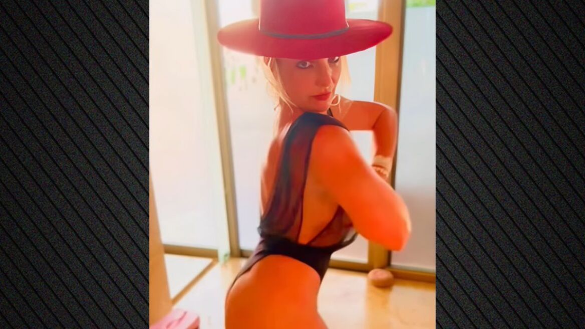 Μπρίτνεϊ Σπίαρς: Ο προκλητικός χορός της στο Instagram με διάφανο κορμάκι - Δείτε το βίντεο