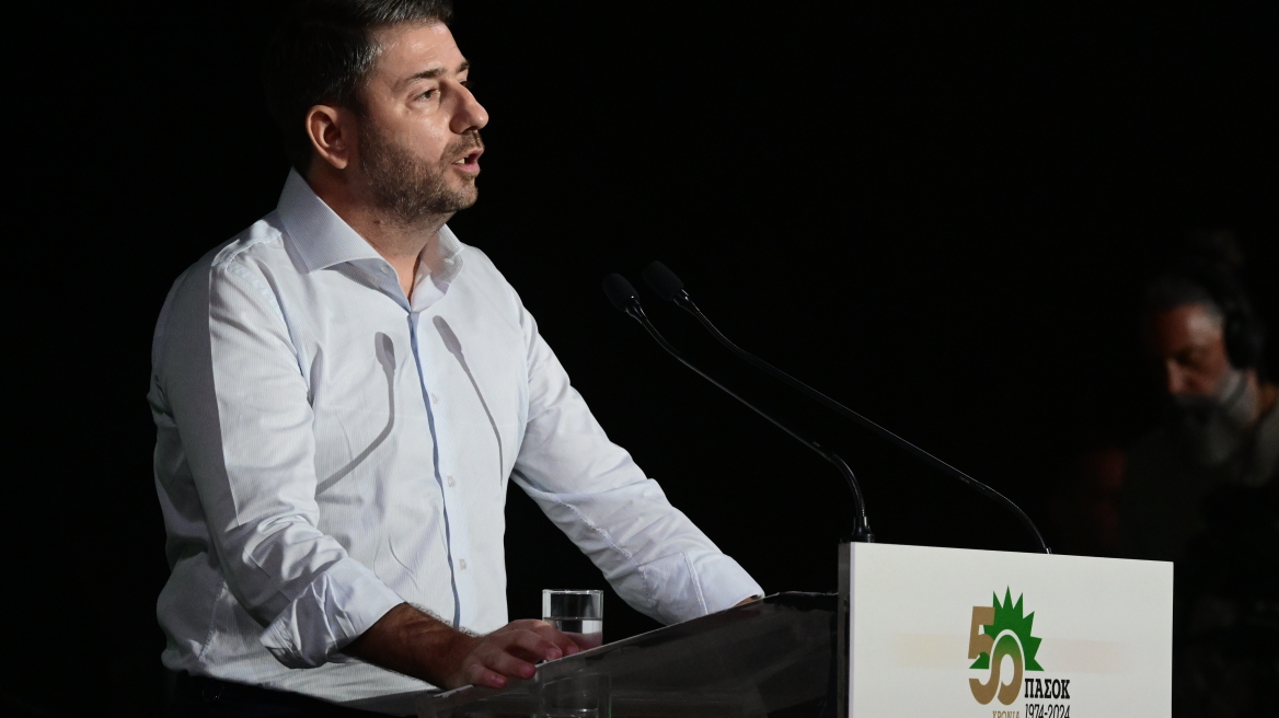 Η επέτειος του ΠΑΣΟΚ και οι πολιτικές αντιπαραθέσεις με τη ΝΔ.