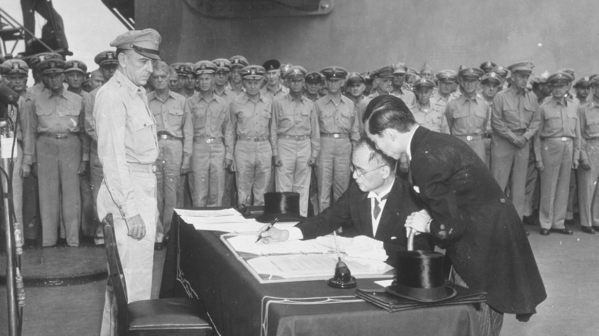 Από το τέλος του Β' Παγκοσμίου Πολέμου στο σήμερα: Όταν η μνήμη «ξεθωριάζει», ο κόσμος κινδυνεύει ξανά