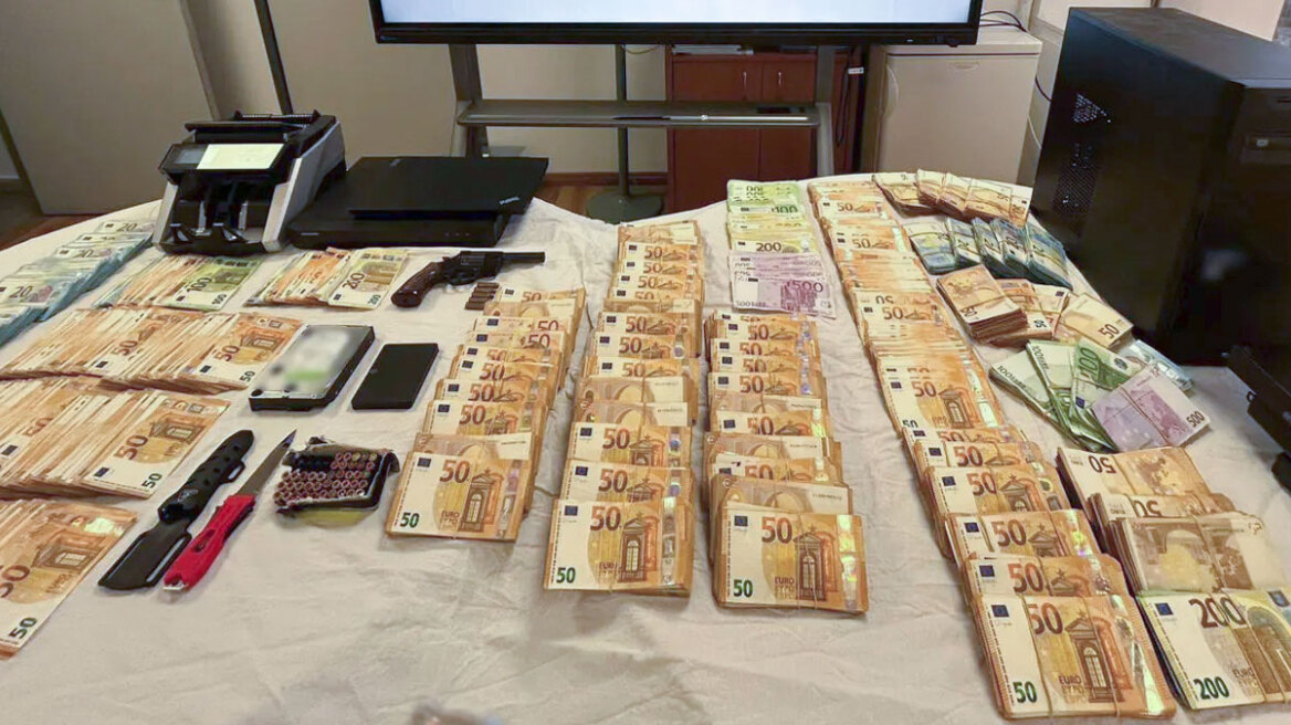 Κύκλωμα λαθρεμπορίας καυσίμων: Πώς λειτουργούσαν οι 2 ομάδες - Σφραγίστηκαν 8 βενζινάδικα σε Αττική, Τρίκαλα, Ήπειρο και Λακωνία