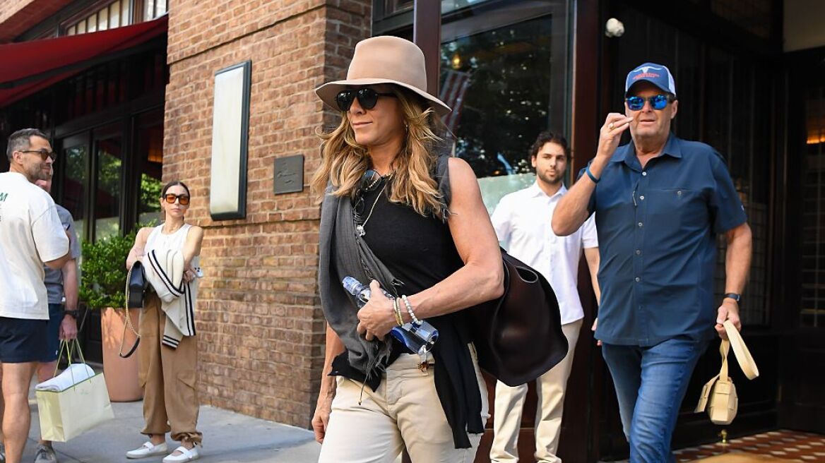 «Το να ντυθούμε με τόσο φανταχτερά φορέματα, με καταβάλλει»: Γιατί η Τζένιφερ Άνιστον δεν έχει πάει ποτέ σε Met Gala