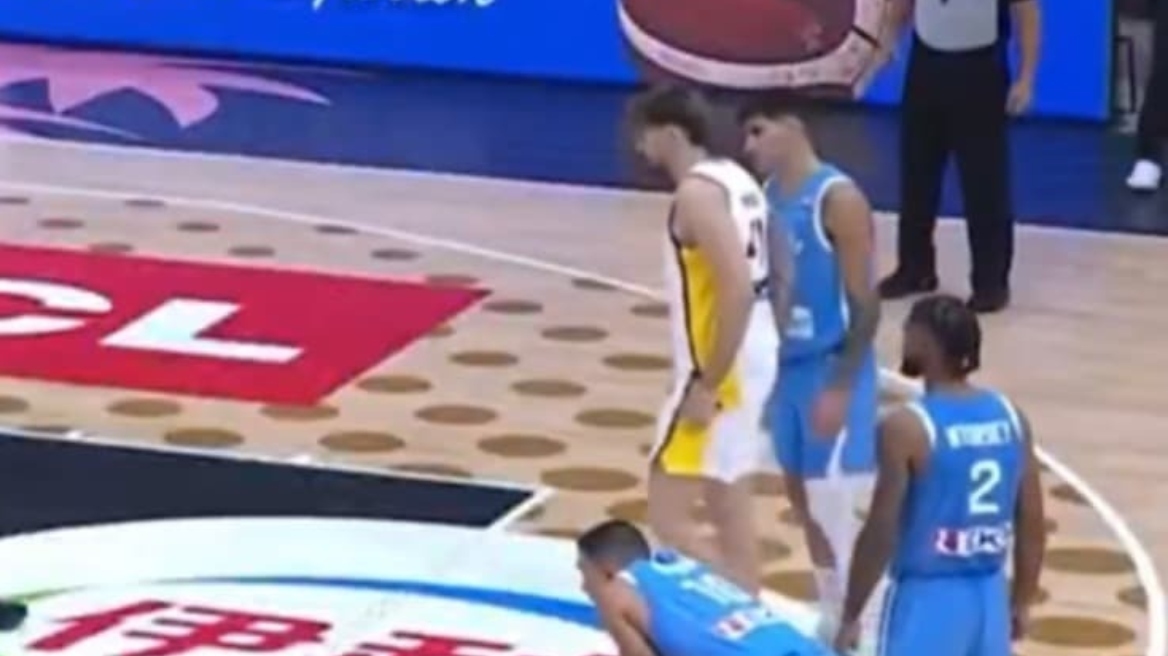 Eurobasket 2025: Το mind game του Καλαϊτζάκη στον Χουάντσο - Παρενέβησαν οι διαιτητές και έχασε τρεις βολές