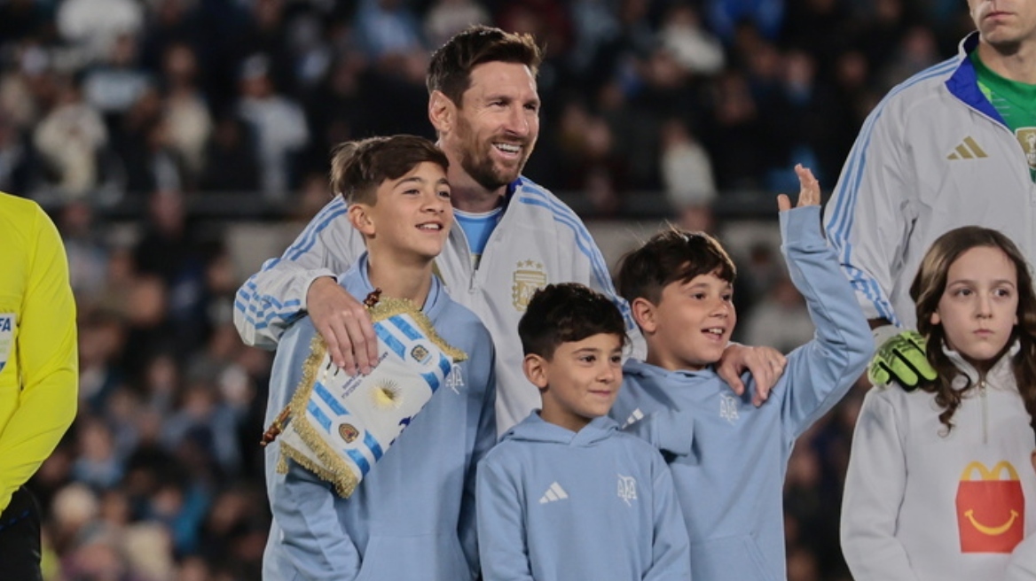 Συγκίνηση για τον Μέσι: Έπαιξε το τελευταίο εντός έδρας παιχνίδι του με την Αργεντινή - Δείτε βίντεο