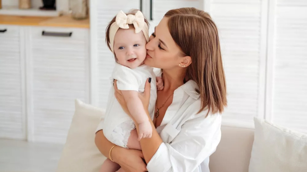 Σε ποιες χώρες της Ευρώπης κατρακυλά η γονιμότητα – Η απογοητευτική θέση της Ελλάδας