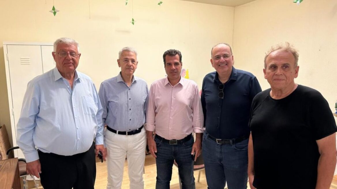 Επισκέψεις Πλεύρη σε δομές φιλοξενίας μεταναστών με μήνυμα «φυλακή ή επιστροφή»