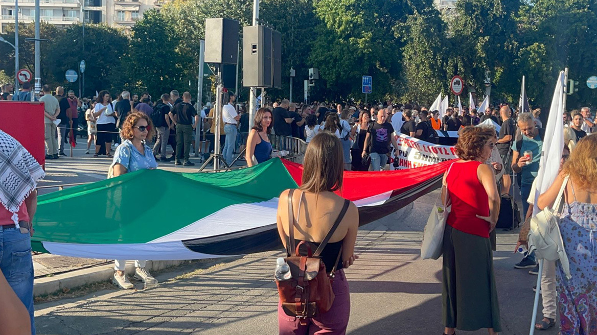 Κινητοποιήσεις στην 89η ΔΕΘ - Αιτήματα για καλύτερους μισθούς, αντιμετώπιση της ακρίβειας και φθηνή στέγη, δείτε βίντεο