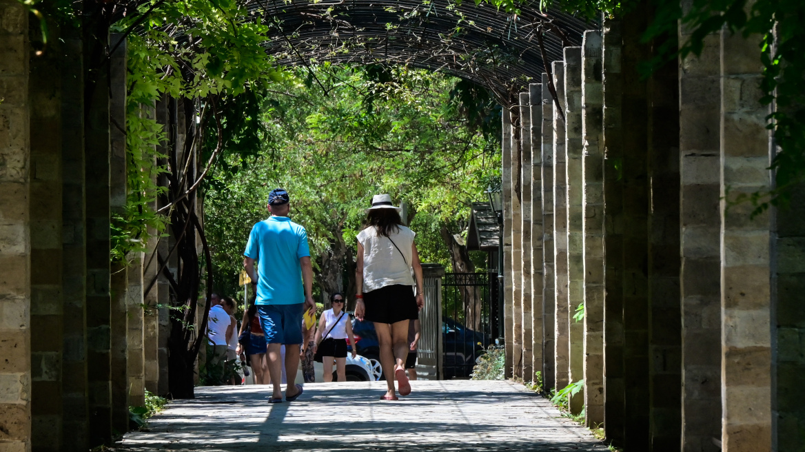 Αίθριος ο καιρός σήμερα με μικρή πτώση θερμοκρασίας - Πού θα βρέξει, πότε ανεβαίνει ξανά ο υδράργυρος
