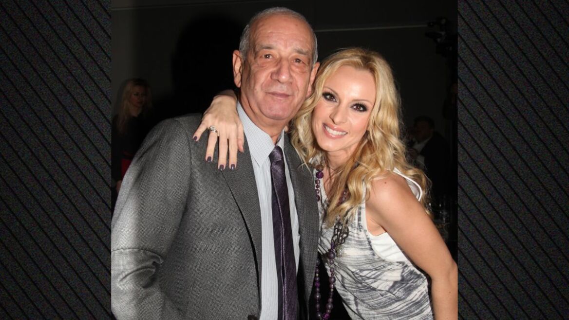 Η Πέγκυ Ζήνα αποκάλυψε το παρασκήνιο της συνεργασίας της με τον Δημήτρη Μητροπάνο: «Είχα αποφασίσει να σταματήσω για λίγο τη δουλειά»