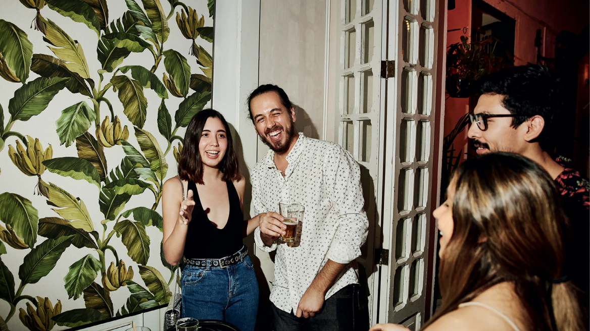 Κάνει η Γενιά Ζ λιγότερο σεξ από τις προηγούνες και πόσο απελευθερωμένη είναι τελικά; Η ειδικός απαντά