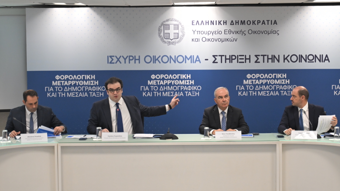 Αυξήσεις στους ενστόλους