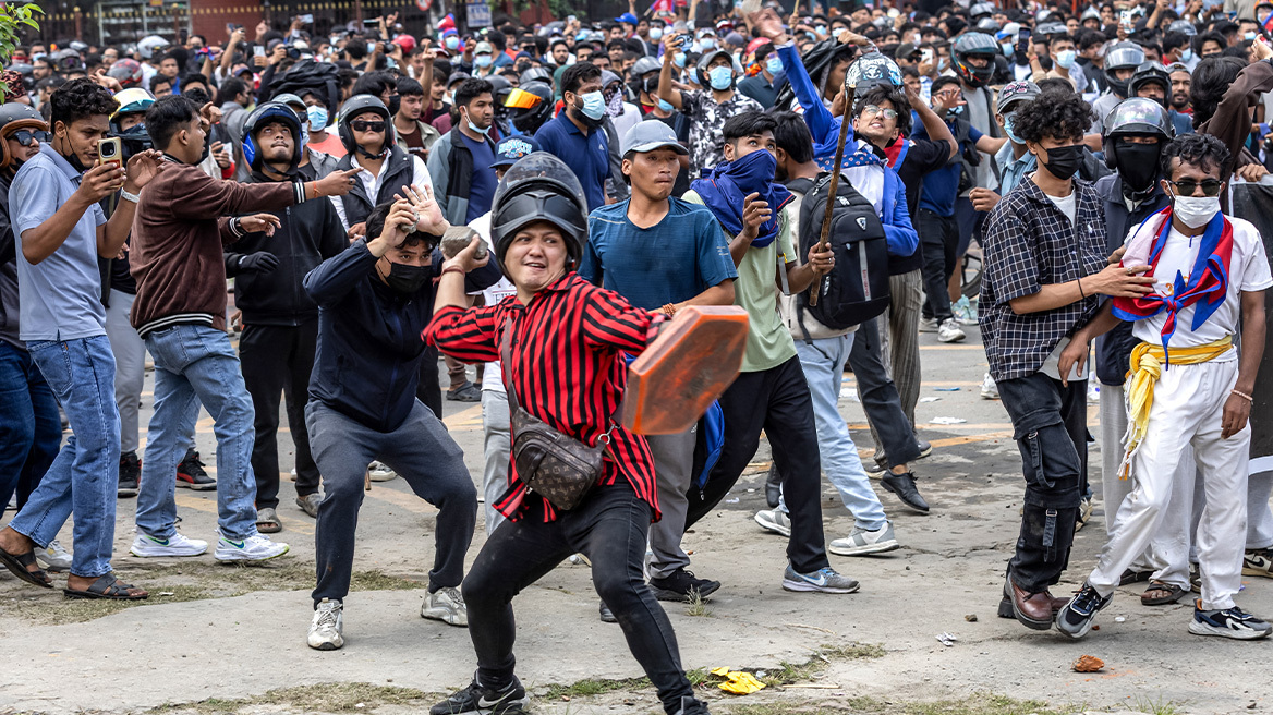 Τουλάχιστον 16 νεκροί σε αντικυβερνητικές διαδηλώσεις στο Νεπάλ