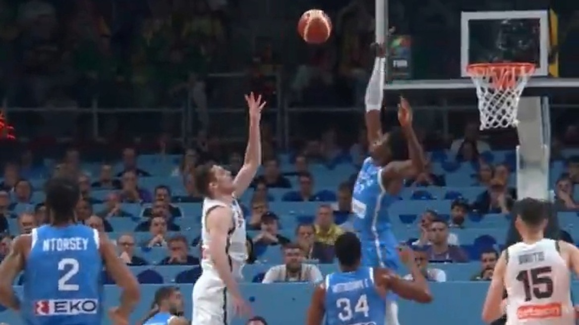 EuroBasket 2025, Λιθουανία - Ελλάδα: Ο Κώστας Αντετοκούνμπο ύψωσε τείχος με αλλεπάλληλα μπλοκ
