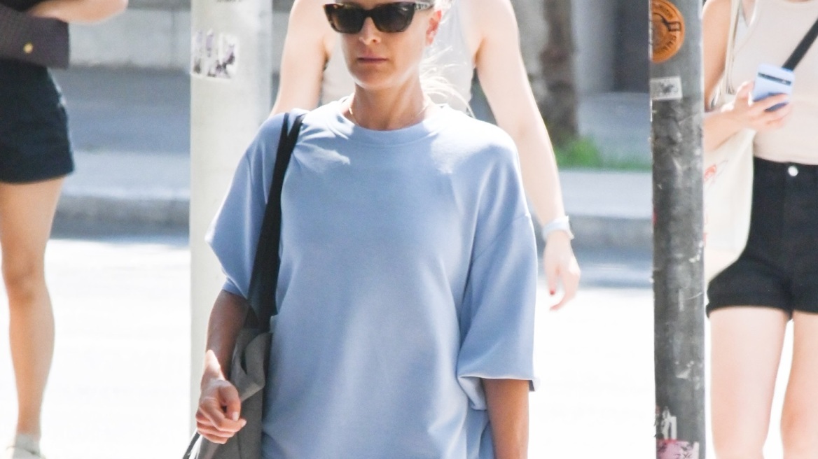 Τατιάνα Μπλάτνικ: Στο κέντρο της Αθήνας με αθλητικό στυλ (εικόνες)
