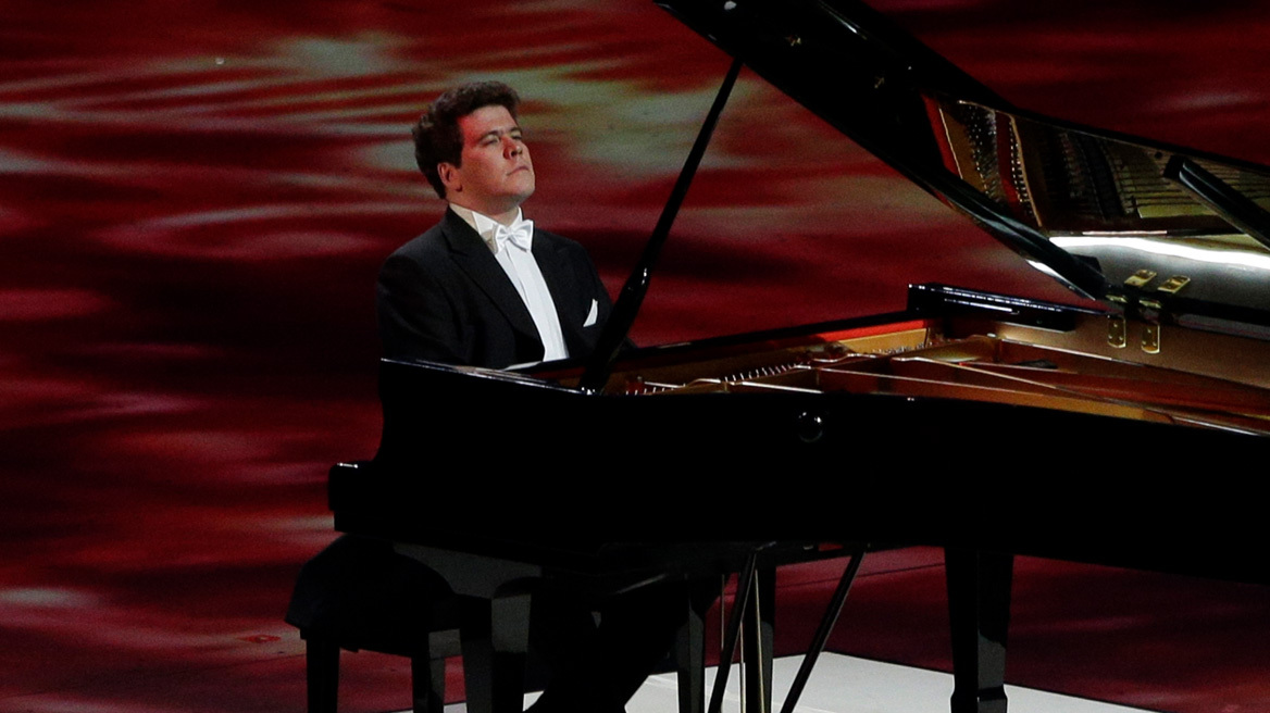 Με βίντεο από συναυλία του Ντένις Ματσούεφ αντέδρασε η ρωσική πρεσβεία στην ακύρωση της εμφάνισής του στο Μέγαρο Μουσικής Αθηνών