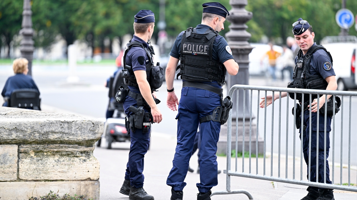 Πέταξαν κεφάλια χοίρων μπροστά σε τζαμιά και σε δημόσιους χώρους στο Παρίσι
