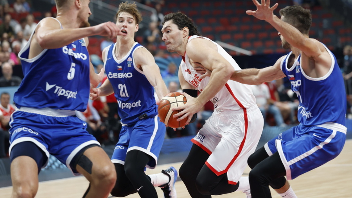 Αταμάν για Όσμαν: Είναι σοβαρός ο τραυματισμός του, θέλει να παίξει με την Ελλάδα - Δεν προπονήθηκε την Τετάρτη