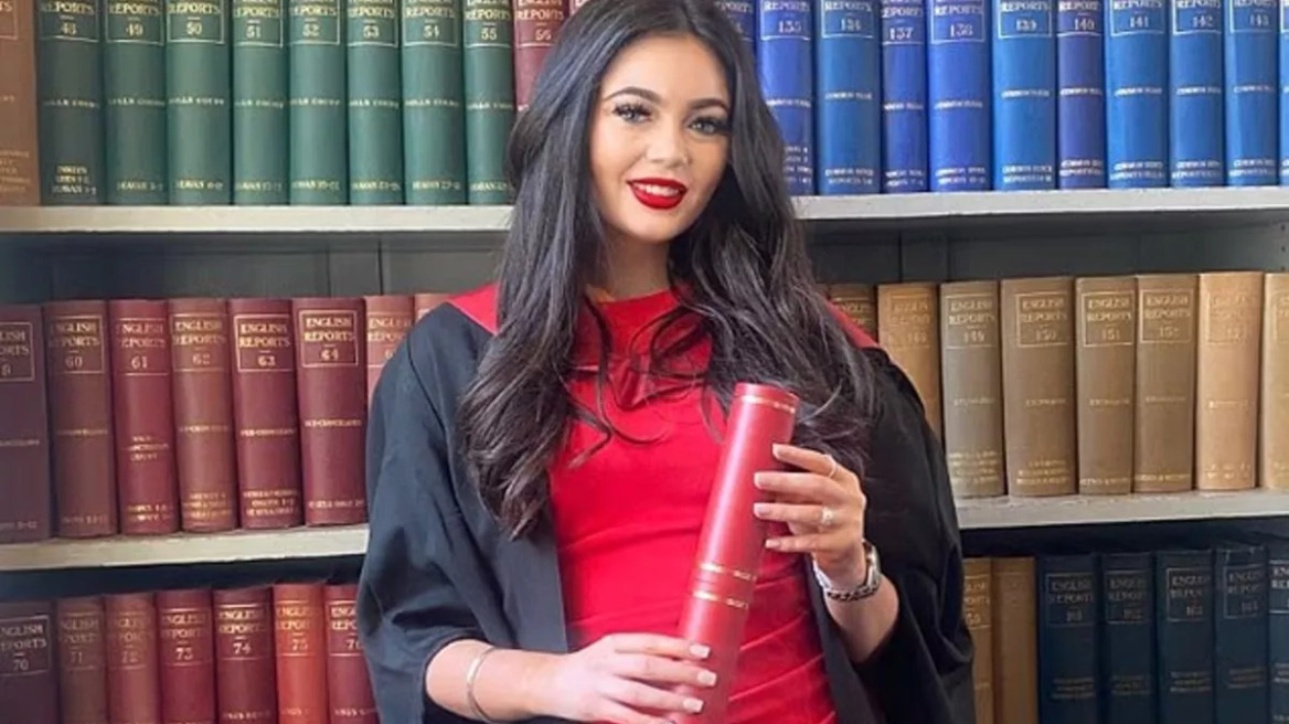 Στα 21 της νόμιζε ότι τα ούλα της μάτωναν από το βούρτσισμα, αλλά ήταν λευχαιμία – Η συγκλονιστική ιστορία μιας φοιτήτριας
