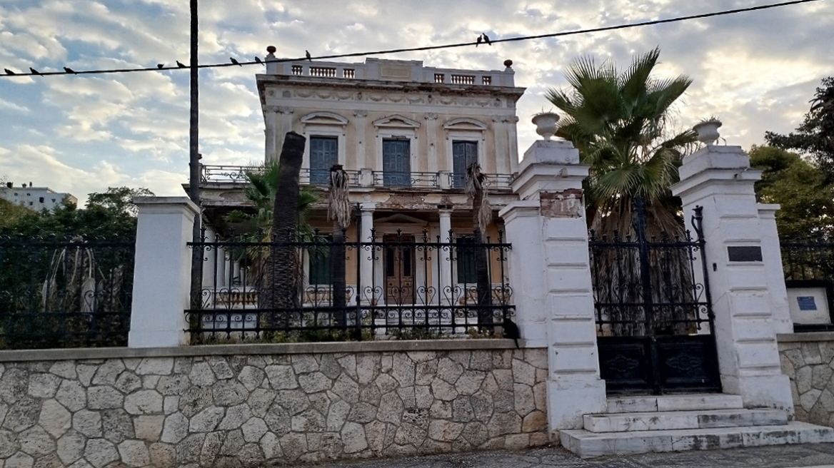 Σπέτσες: Έπεσαν οι υπογραφές για την διάσωση της Οικίας Ανάργυρου