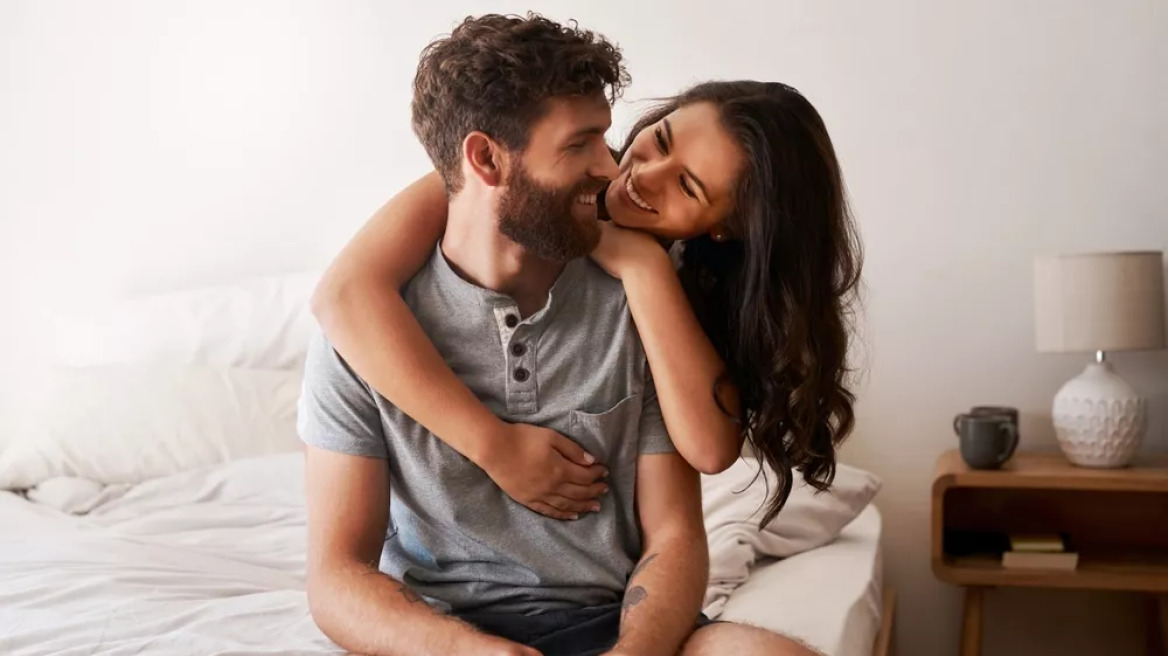 Πώς να κρατήσετε «ζωντανό» τον γάμο σας – Ένας ψυχοθεραπευτής αποκαλύπτει το μυστικό