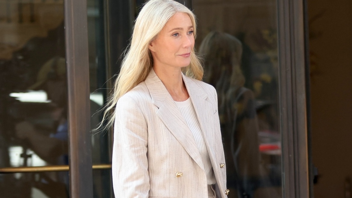 H Γκουίνεθ Πάλτροου συμπλήρωσε το κοστούμι της με σουέτ γόβες
