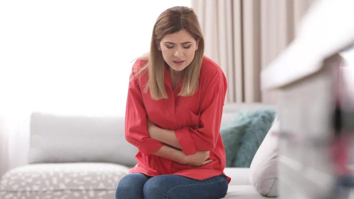 Καρκίνος Παχέος Εντέρου: Γιατί εμφανίζεται όλο και συχνότερα σε νέα άτομα κάτω των 50 ετών
