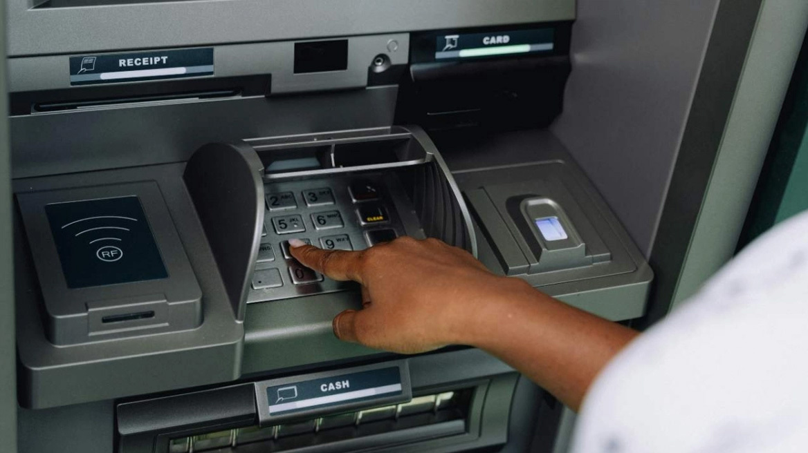 Πληρωμές ΟΠΕΚΑ σε 18 επιδόματα - Πότε μπαίνουν τα χρήματα από το επίδομα παιδιού α21 και το Ελάχιστο Εγγυημένο Εισόδημα