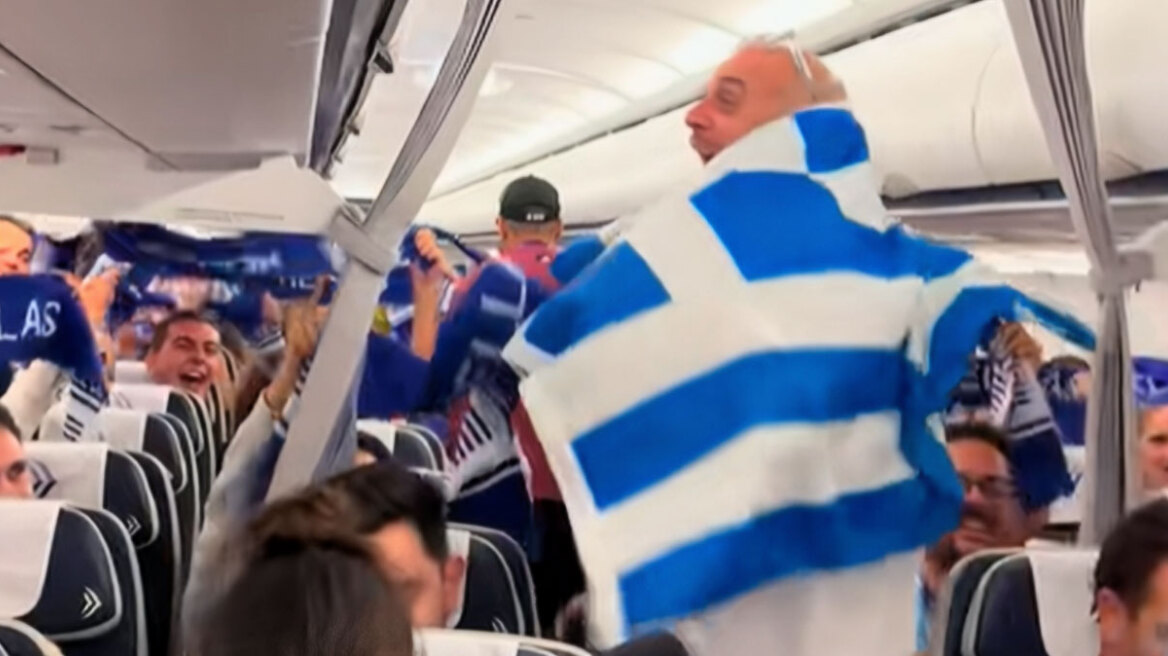 Έφυγαν για Λετονία οι Έλληνες φίλαθλοι για να βρεθούν στο πλευρό της Εθνικής - Συνθήματα και μέσα στο αεροπλάνο