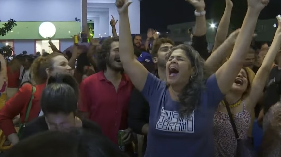Χιλιάδες Βραζιλιάνοι γιόρτασαν την καταδίκη του Μπολσονάρου για πραξικόπημα - «Είναι συμβολική μέρα για εμάς», δείτε βίντεο 