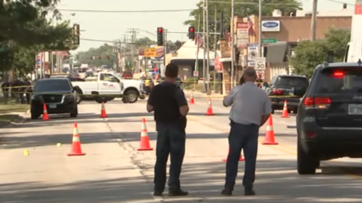 Αστυνομικός της ICE σκότωσε άνδρα σε προάστιο του Σικάγο ενώ προσπαθούσε να τον συλλάβει