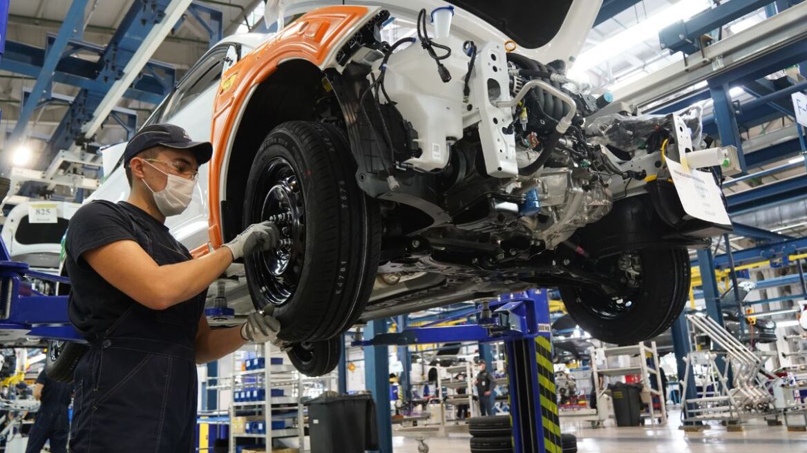 Ταπείνωσε τους εργαζόμενους της Hyundai-LG και κλονίζει τις σχέσεις με την Νότια Κορέα