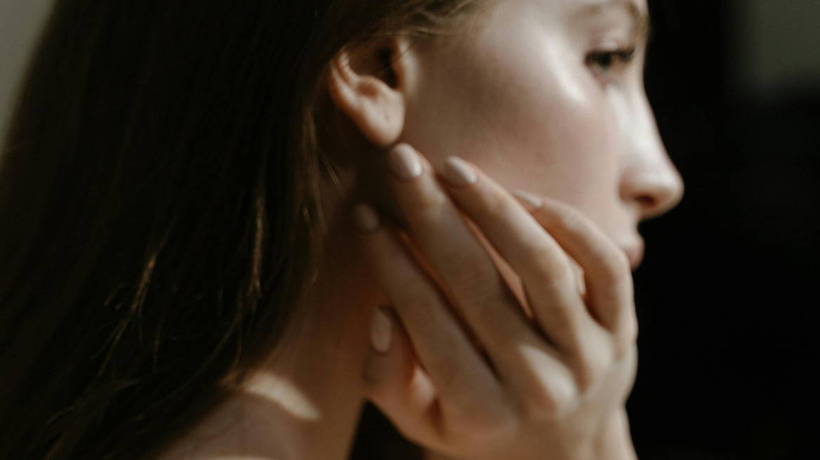 Δέκα προϊόντα που κάνουν τη διαφορά στη μάχη με την ακμή
