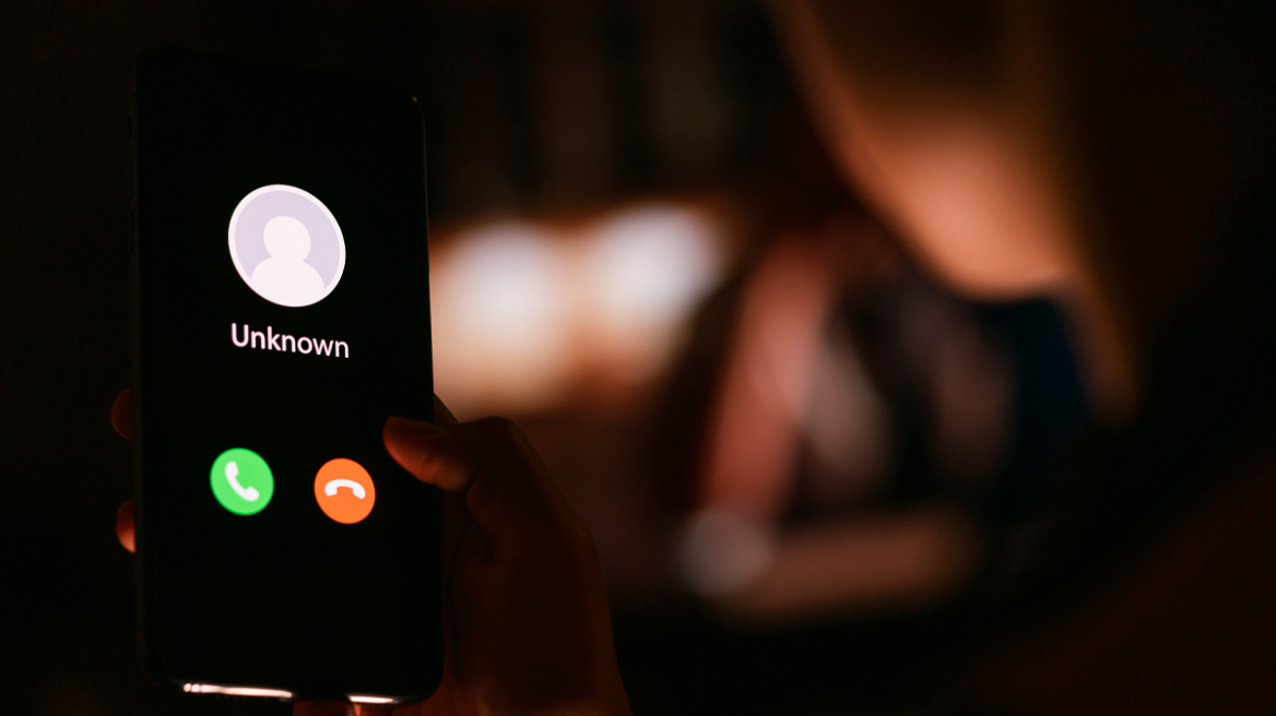 Ρομά για... Όσκαρ: Παρίσταναν λογιστές και τραπεζικούς για να «γδύνουν» ηλικιωμένους - Η σύλληψη στην Κεφαλονιά με €18.000 και ο «Γάμα»