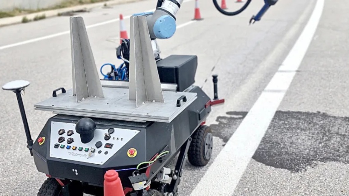 Ολυμπία Οδός: Δοκιμάστηκε αυτόνομο ρομπότ για την επισκευή λακκουβών και ρωγμών - Δείτε βίντεο