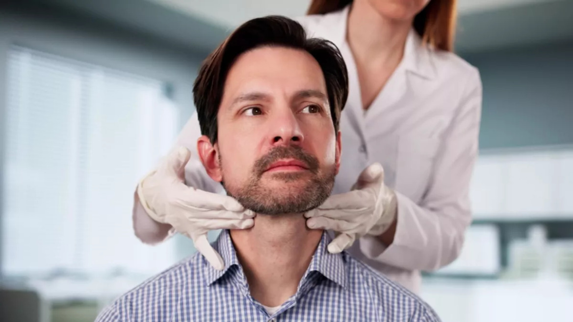 Νέα εποχή στη χειρουργική θυρεοειδούς – Ελάχιστα επεμβατική θυρεοειδεκτομή με ρομποτική και ΑΙ