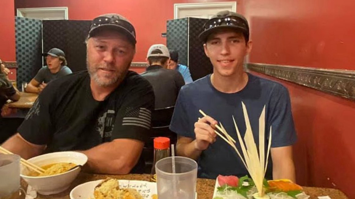 Σύλληψη Τάιλερ Ρόμπινσον: «Παραδώσου» του είπε ο πατέρας του - Καλύτερα ν' αυτοκτονήσω, απάντησε ο δολοφόνος του Κερκ - Ποιος είναι ο φίλος της οικογένειας, που κάλεσε τις Αρχές