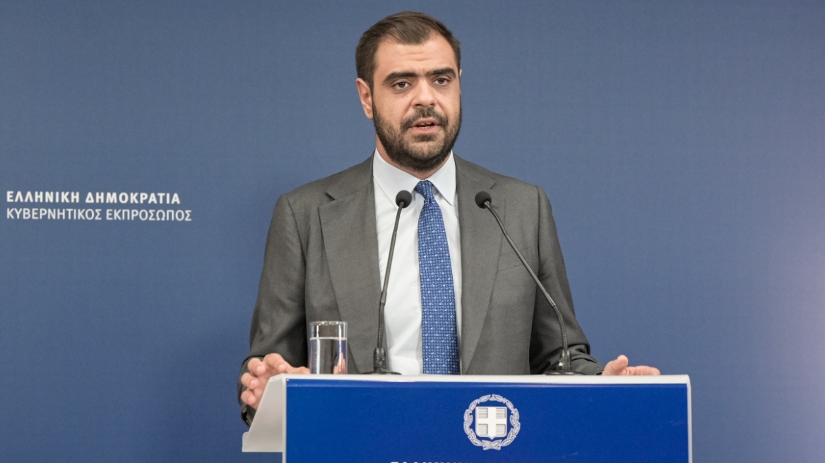 Αιχμηρή κριτική στις εξαγγελίες του ΠΑΣΟΚ.