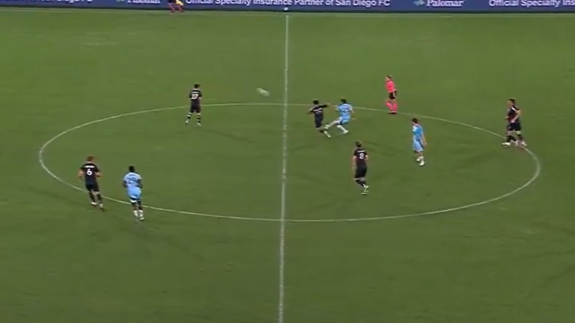 Ασύλληπτο γκολ του Τριάντη πίσω από το κέντρο στο ντεμπούτο του στο MLS - Δείτε βίντεο
