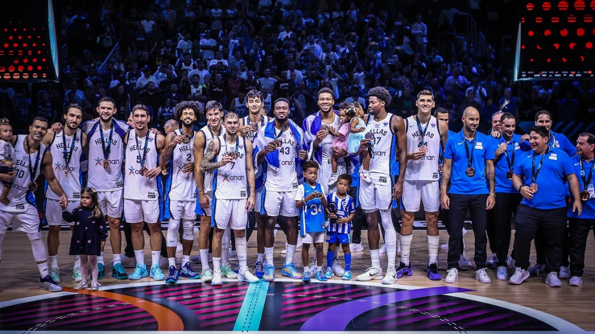 Το μπράβο του Μπόγκνταν Μπογκντάνοβιτς στα «ορθόδοξα αδέλφια μας» για το χάλκινο της Ελλάδας: Κάποιες φορές λάμπει σαν χρυσός