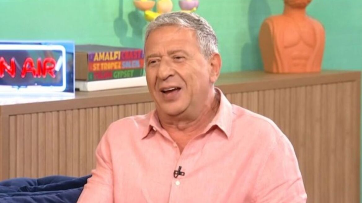 Ο Κώστας Κόκλας περιγράφει τη στιγμή που τον μπέρδεψαν με τον Γιάννη Βούρο: «Πήγαν να με λιντσάρουν»