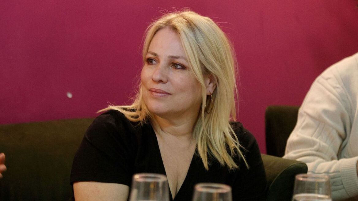 Η Μαριάννα Τουμασάτου μίλησε για τα δύσκολα παιδικά χρόνια που έζησε ο πατέρας της: «Φόρεσε παπούτσια για πρώτη φορά στα 13 του»
