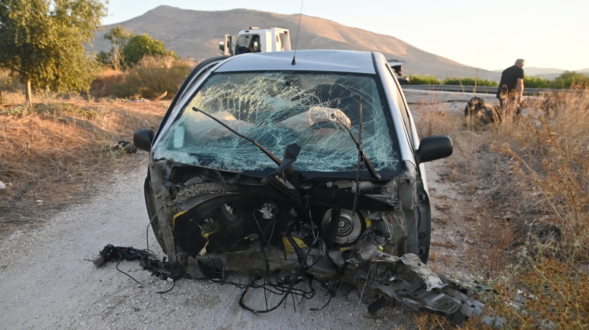 Τροχαίο με τρεις τραυματίες σε επαρχιακή οδό του Ναυπλίου - Δείτε φωτογραφίες
