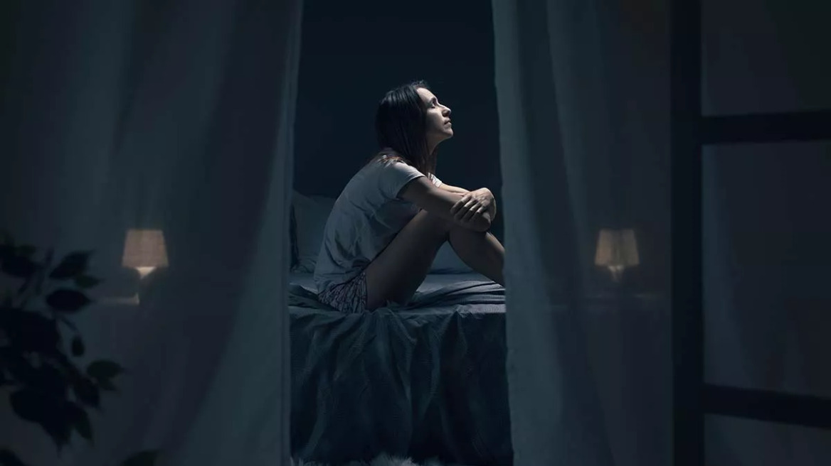 Μένετε ξάγρυπνοι στις 3 τα ξημερώματα; Η αρχαία πρακτική που διώχνει τις «κακές» σκέψεις και ηρεμεί το μυαλό
