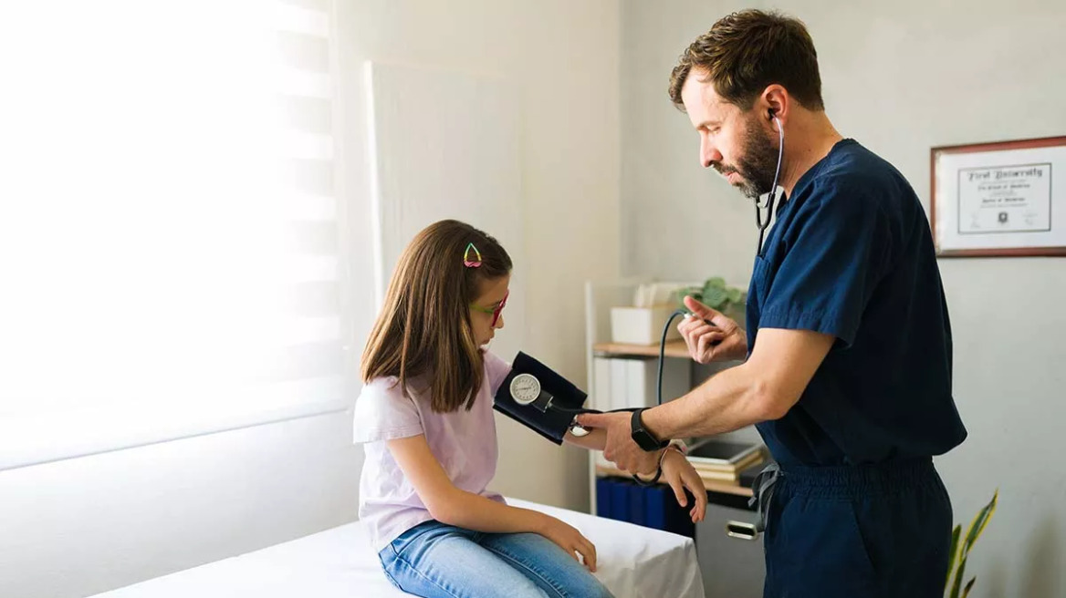 Παιδιά με υπέρταση στα 7 τους κινδυνεύουν από αυτή τη σοβαρή νόσο στα 50
