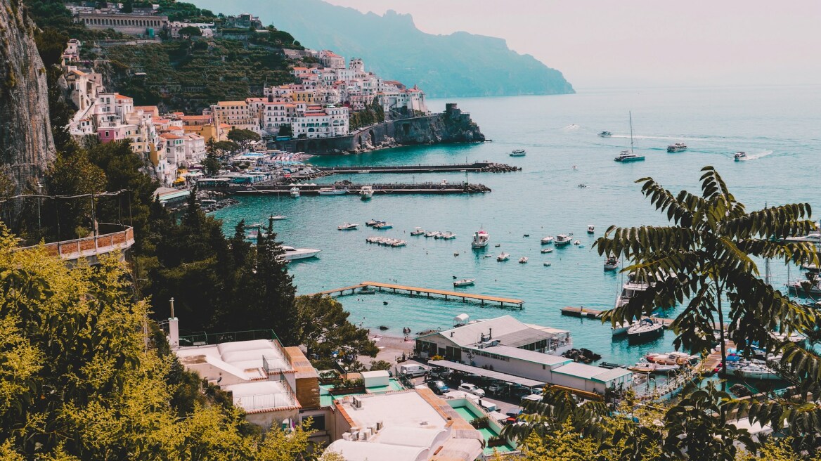 Ταξίδεψε στην Ιταλία για να σώσει τον γάμο της και βρήκε τον έρωτα στον ξεναγό που τη βοηθούσε