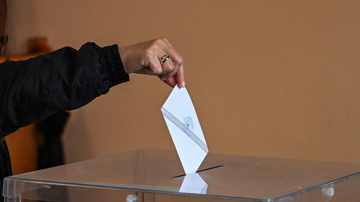 Pulse: Στο 29% η ΝΔ με 15 μονάδες προβάδισμα από το ΠΑΣΟΚ, στο 32% οι θετικές κρίσεις για τις εξαγγελίες Μητσοτάκη στη ΔΕΘ