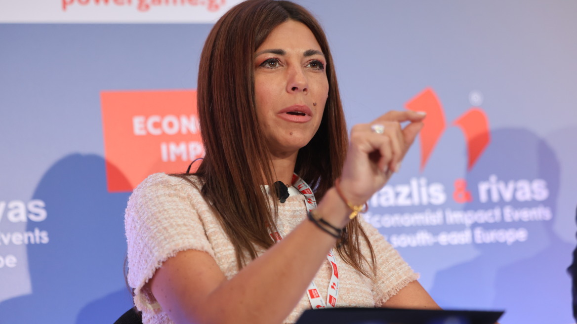 Ζαχαράκη: Δεν καταργούνται οι πανελλαδικές, από το 2029 θα μετράνε οι βαθμοί και των τριών τάξεων του λυκείου
