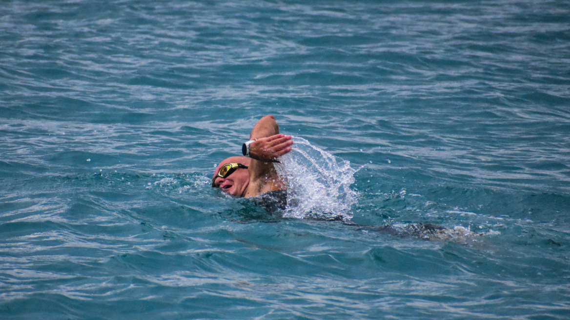 Αθλητής ξεκίνησε κολυμβητικό ταξίδι 100 χλμ. από Ναύπλιο μέχρι Σπέτσες για τη «Φλόγα» - Δείτε φωτογραφίες